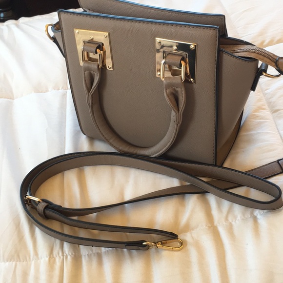 Handbags - Bag/purse